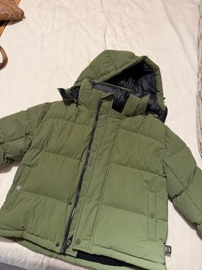 Aritzia Olive Green Hooded SUPERPUFF Puffer Jacket